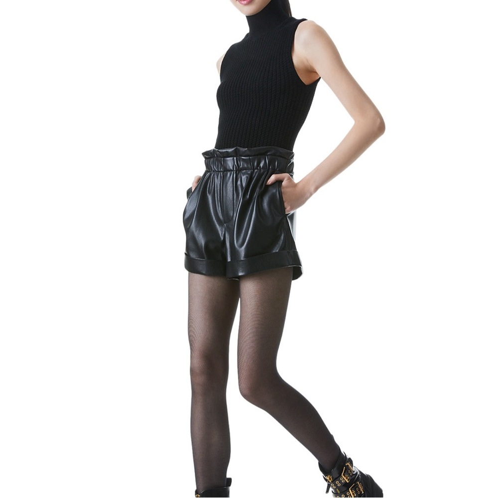 ALICE AND OLIVIA Reagan Faux Leather Shorts in Black | Size S (US 4-6)